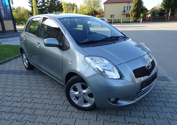 Toyota Yaris cena 22900 przebieg: 175000, rok produkcji 2008 z Gdańsk małe 631